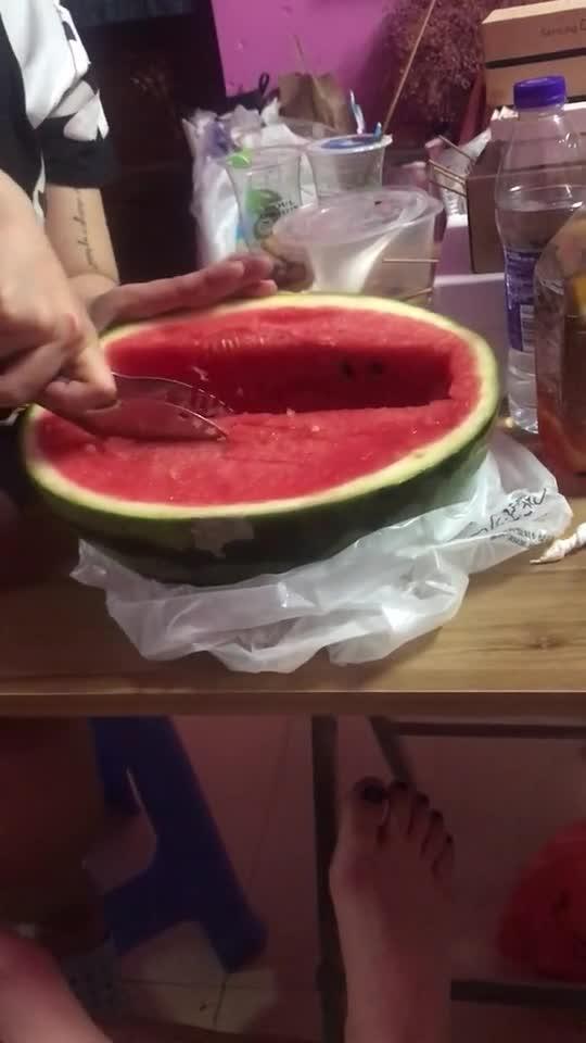 吃瓜宿舍事件,揭秘校园生活里的网络热议瞬间
